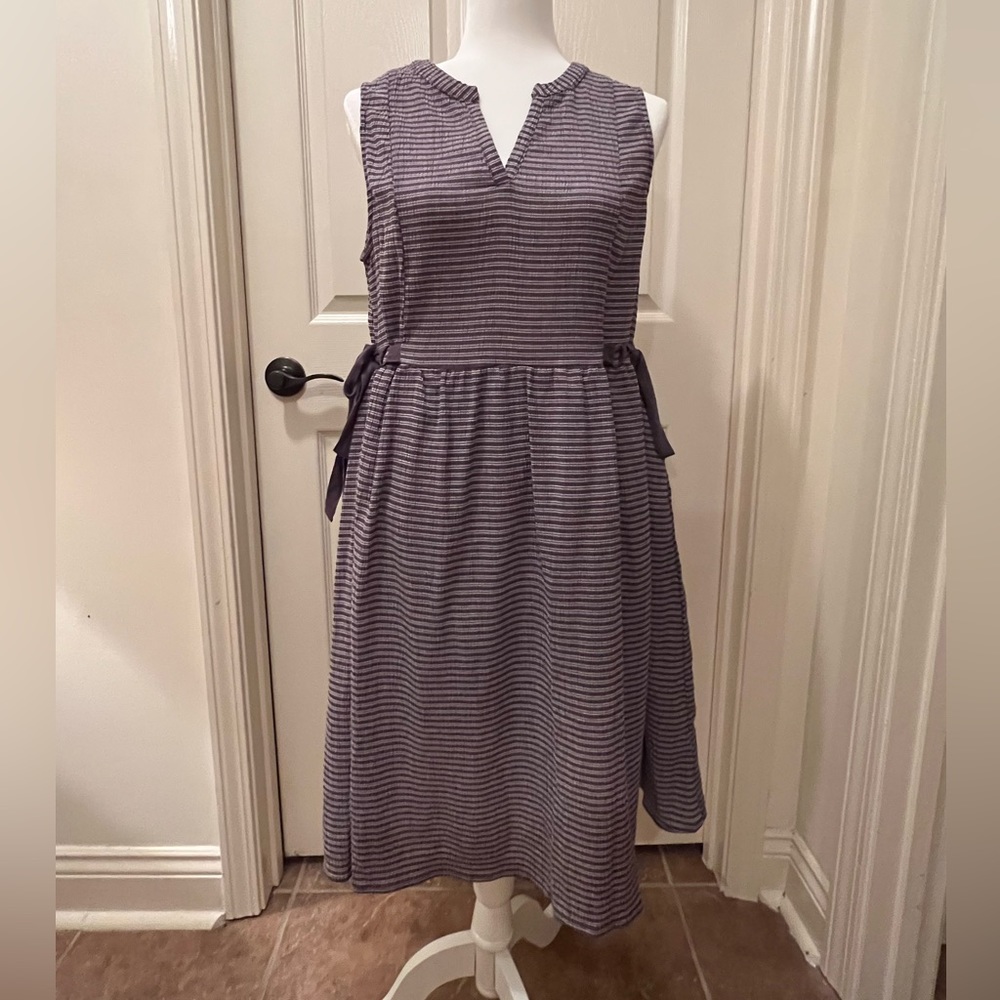 Dress with waist details. Doe and Rae, size M